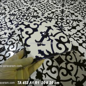 کاشی سفید مشکی